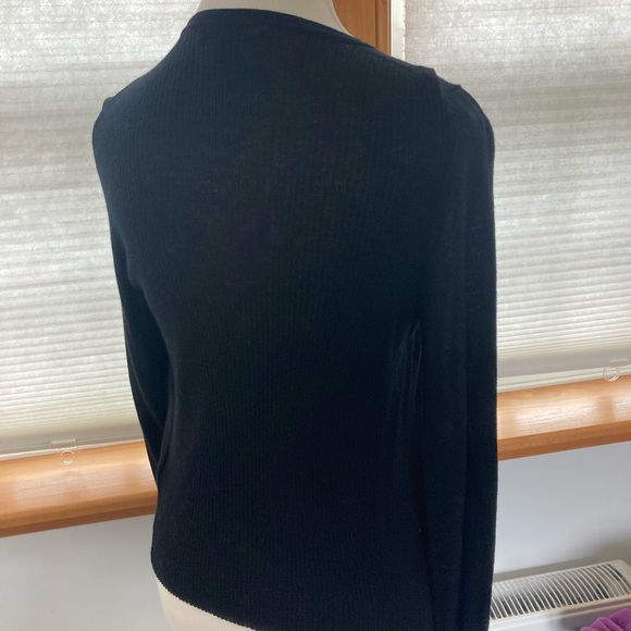 Banana republic size small ruffle cardigan like new - Picture 4 of 6